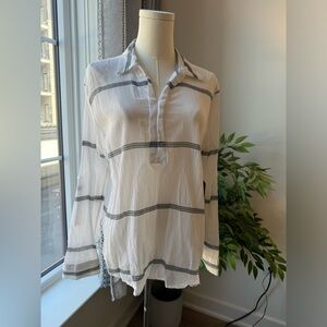 Gap long sleeve convertible to 3/4 sleeve gauze shirt with navy/grey stripes